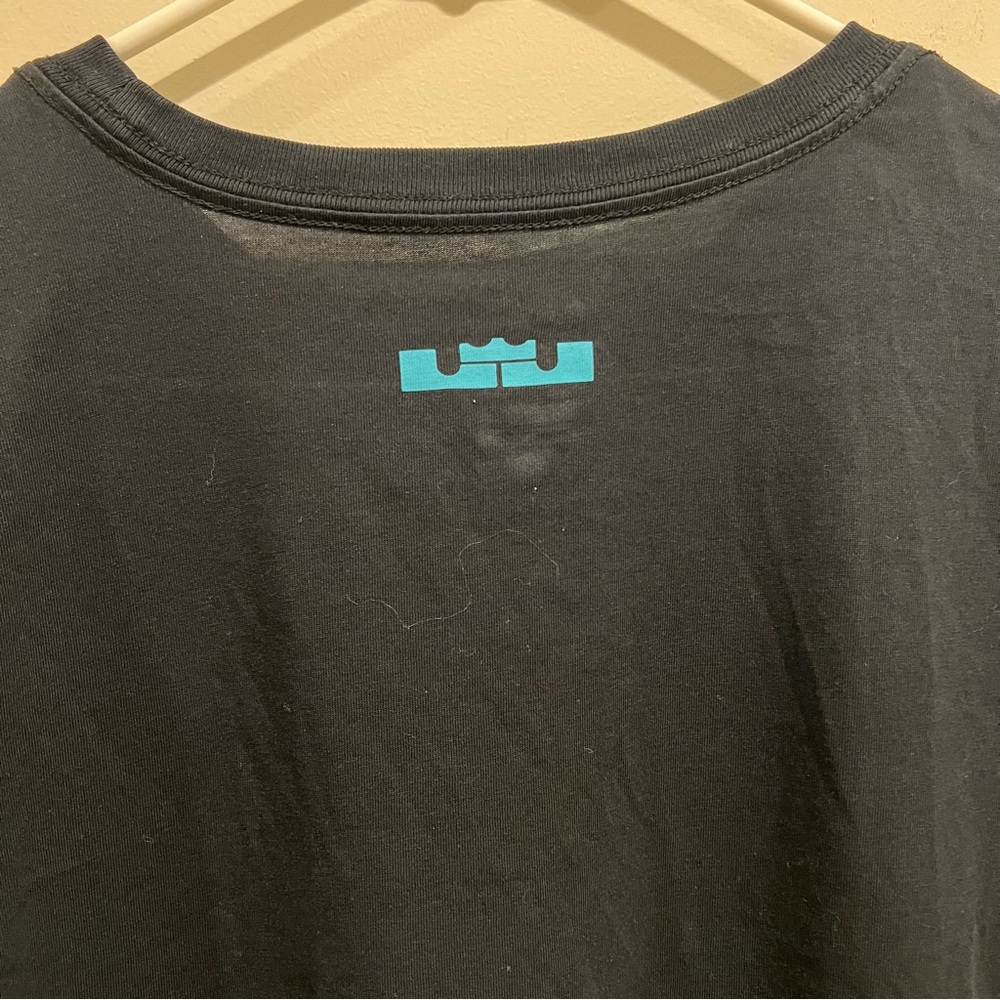 Nike LeBron James Orbis Non Sufficit Dri-fit‎ Tshirt - Picture 4 of 7
